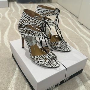 Dolce Vita Henlie strappy heal sandal. Size 7